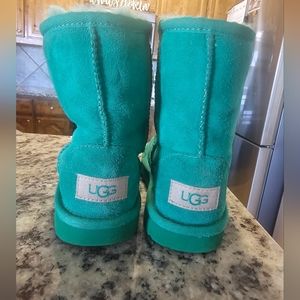 UGG® Classic Short II Boot girls